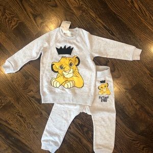NWT! H&M Lion King sweatpants and sweatshirt set